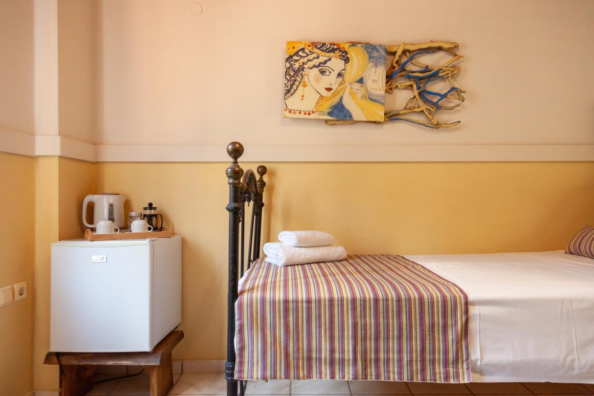 Amnisiades Apartment Karteros