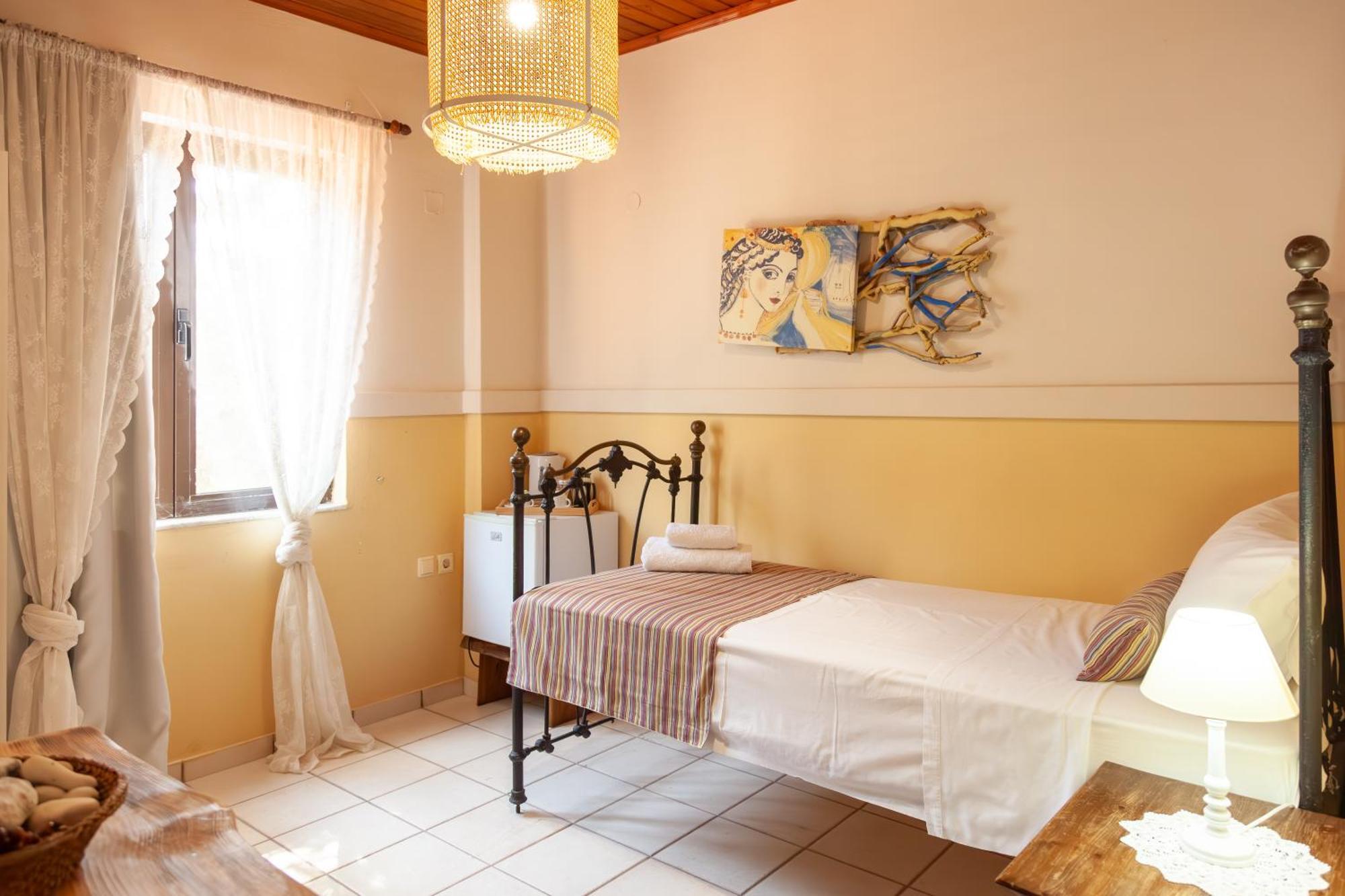 Apartment Amnisiades Karteros